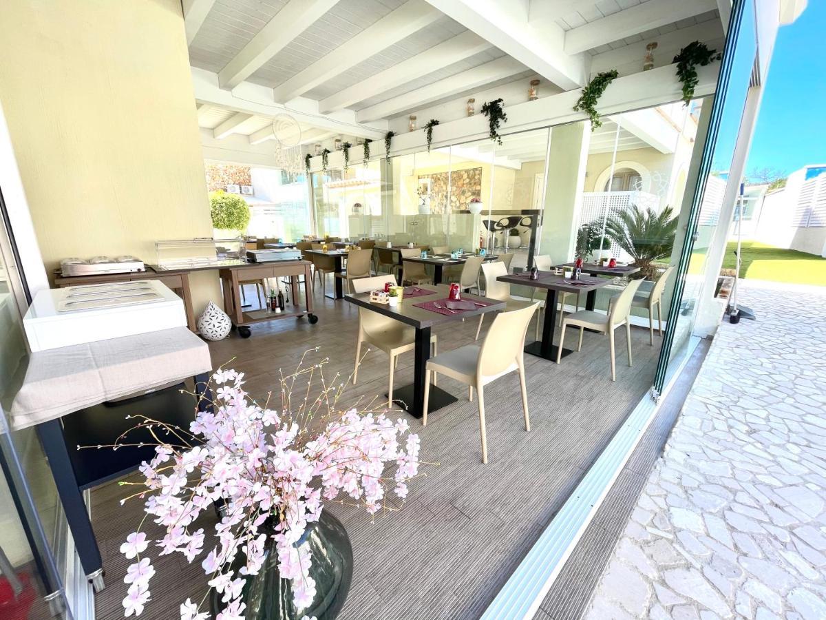 Suimi'S Hotel Villasimius Exterior foto